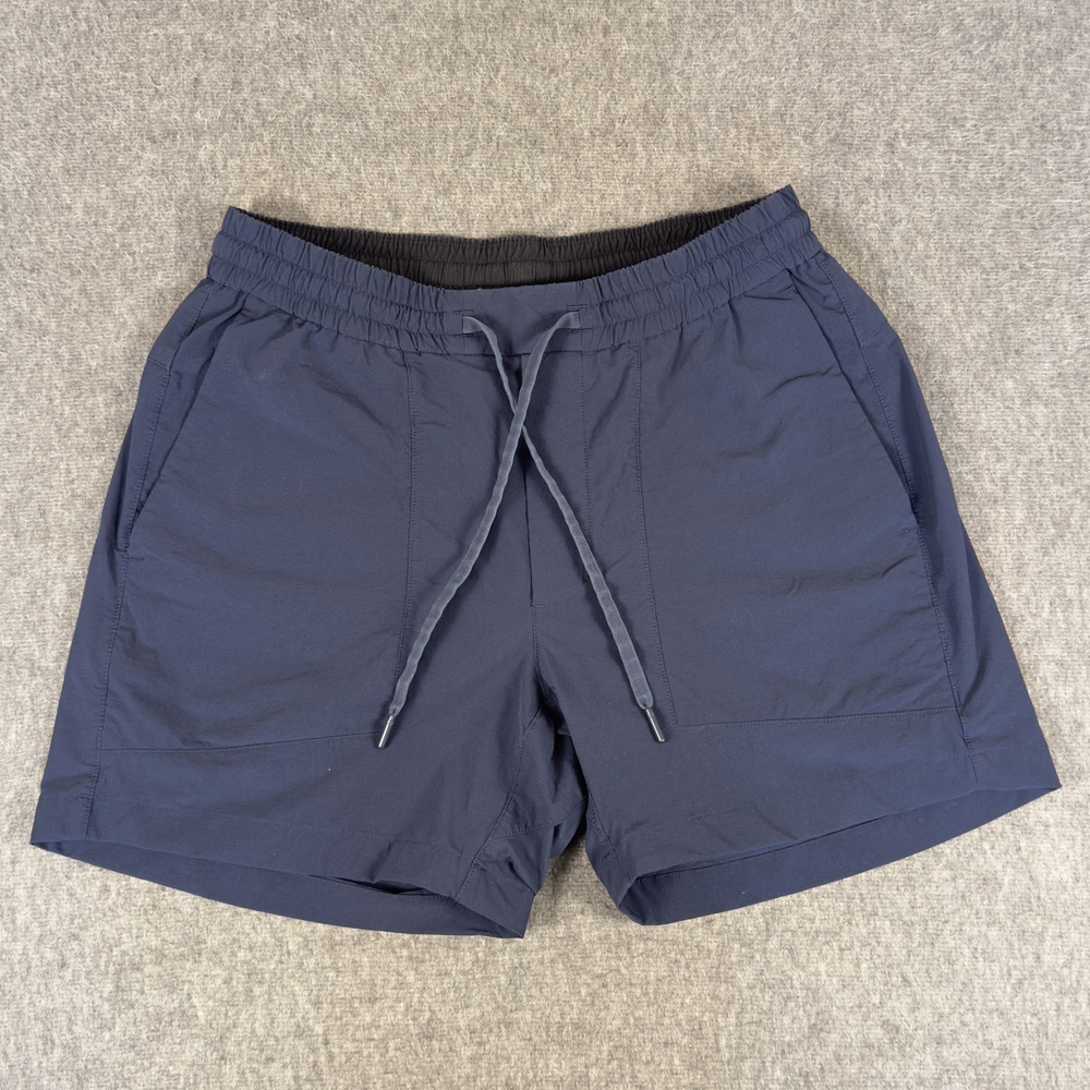 Lululemon Shorts Mens Large Blue Lined 5 Inch Inseam Running Training Gym